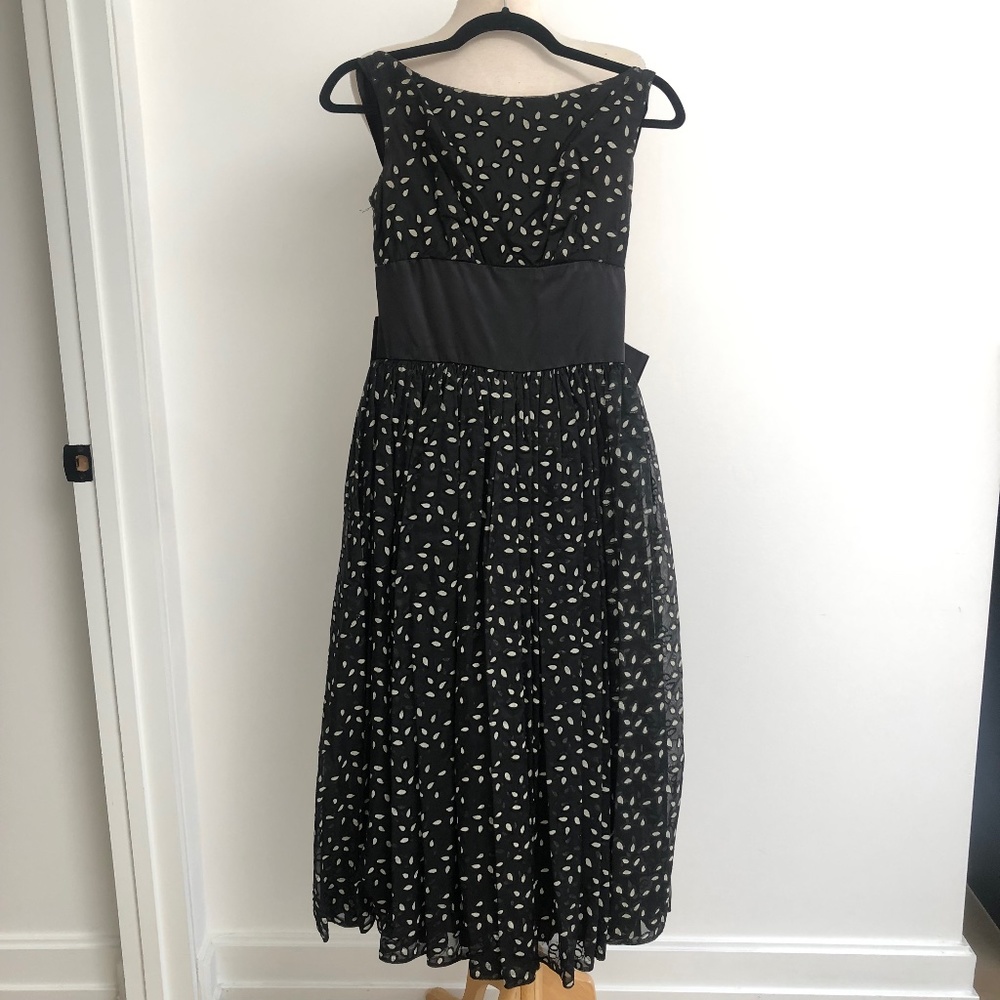 Vintage (1950’s) dress w/embroidered leaf print